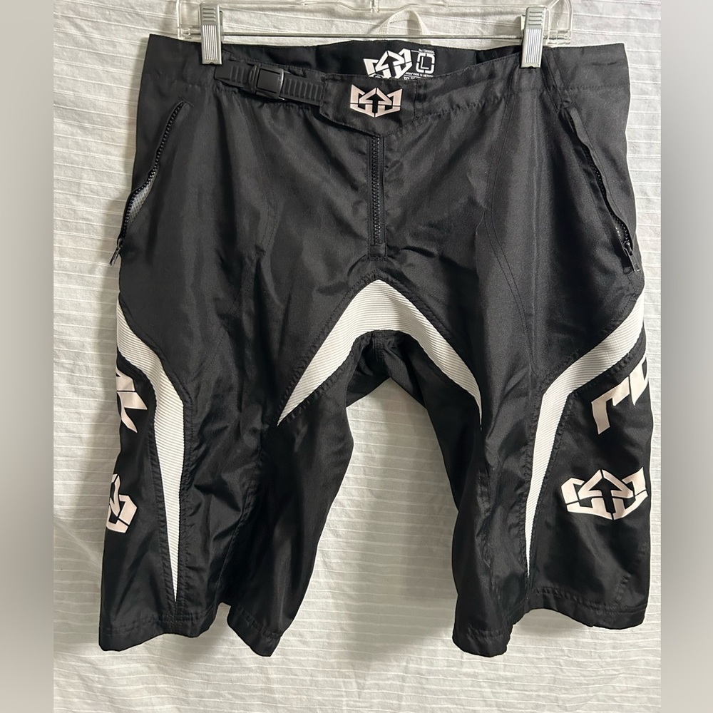 Royal Racing Men’s Black/White   Mountain Bike Shorts Size L